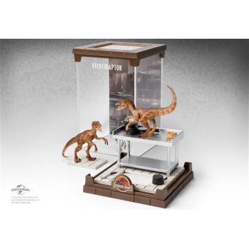 Universal -Jurassic Park dinosaur Velociraptor 17cm